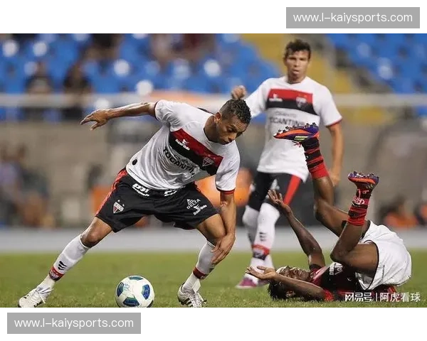 蓝狮掠影与巨龙咆哮：阿瓦伊vs戈亚尼，南美赛场上的生存哲学与宿命对决