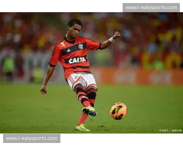 绿茵荣耀,宿敌对决:弗鲁米嫩塞与巴竞技的恩怨情仇